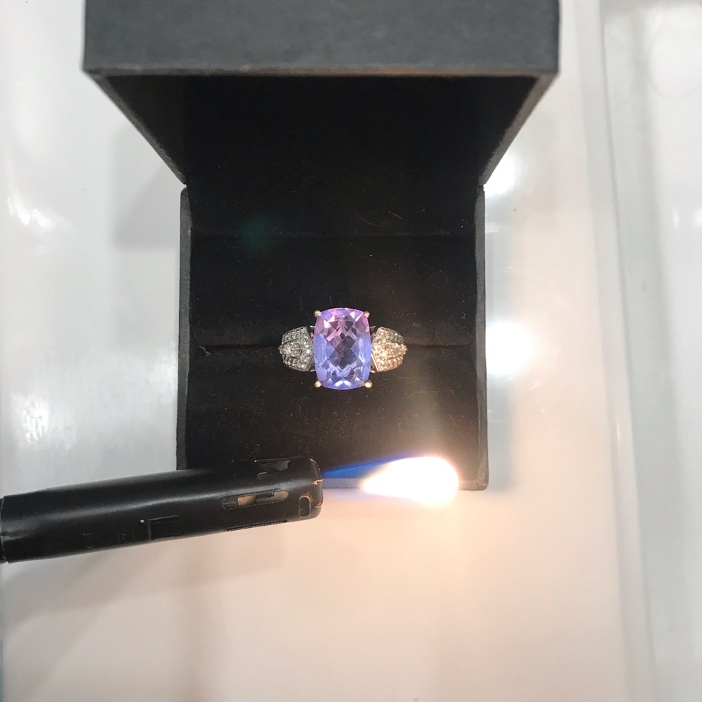 Color change fluorite ring